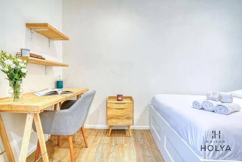 Apartment Le Studieux - A Oberkampf - 82b